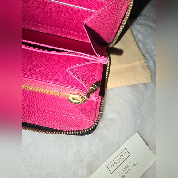 Louis Vuitton Black Murakami Monogram Zip around wallet - Picture 8 of 15